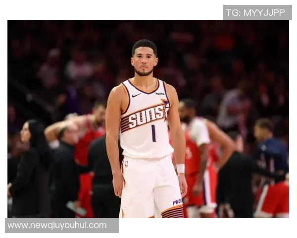 布克创历史新高前八场场均30分5助攻命中率超五成三分命中率达四成