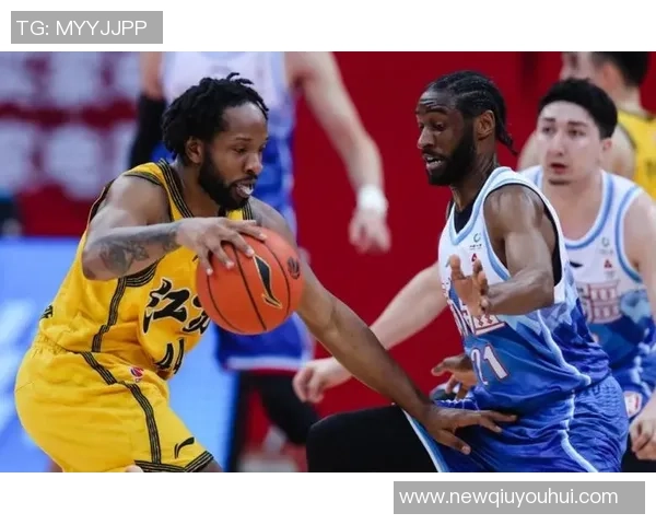 布兰登克拉克赛季首秀表现回顾6分3板1助1断5犯规引发关注